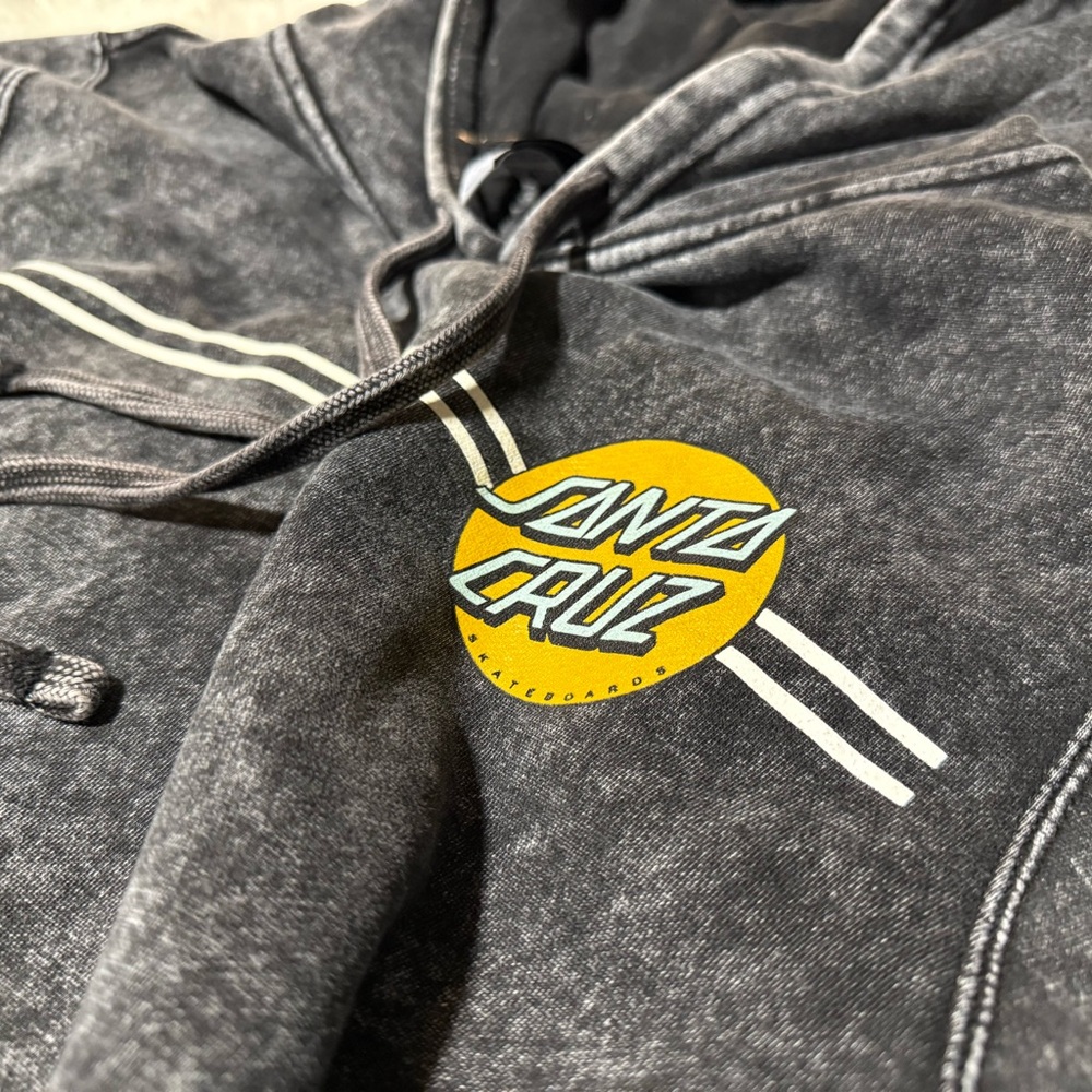 Santa Cruz Skateboards Acid wash Hoodie - Picture 3 of 3
